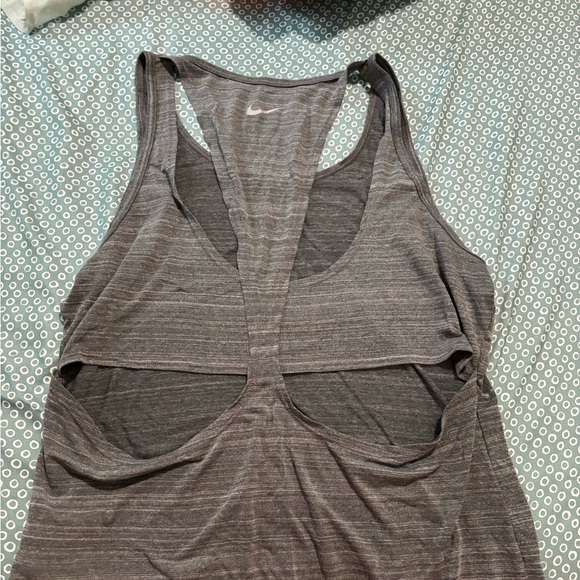 Nike Women’s Tank Top - Picture 2 of 2
